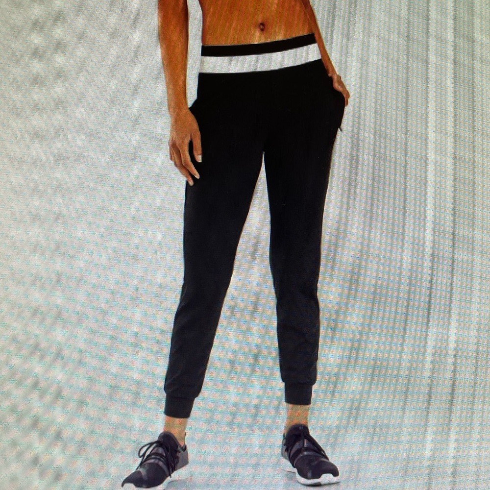 Fabletics Venetia Stacked wide waistband joggers